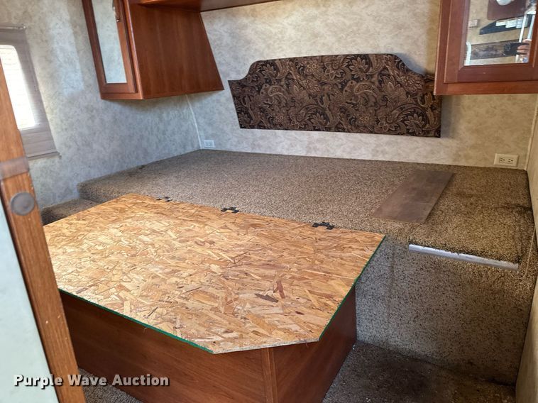 image for item DM5701 2011 Keystone Cougar camper