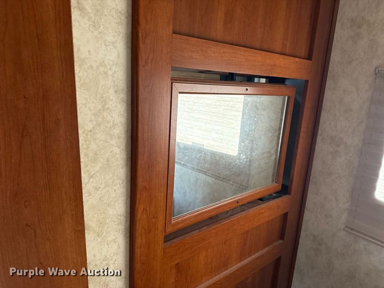 image for item DM5701 2011 Keystone Cougar camper