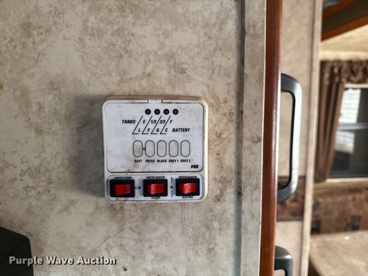 image for item DM5701 2011 Keystone Cougar camper