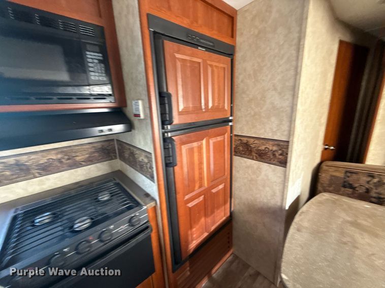 image for item DM5701 2011 Keystone Cougar camper