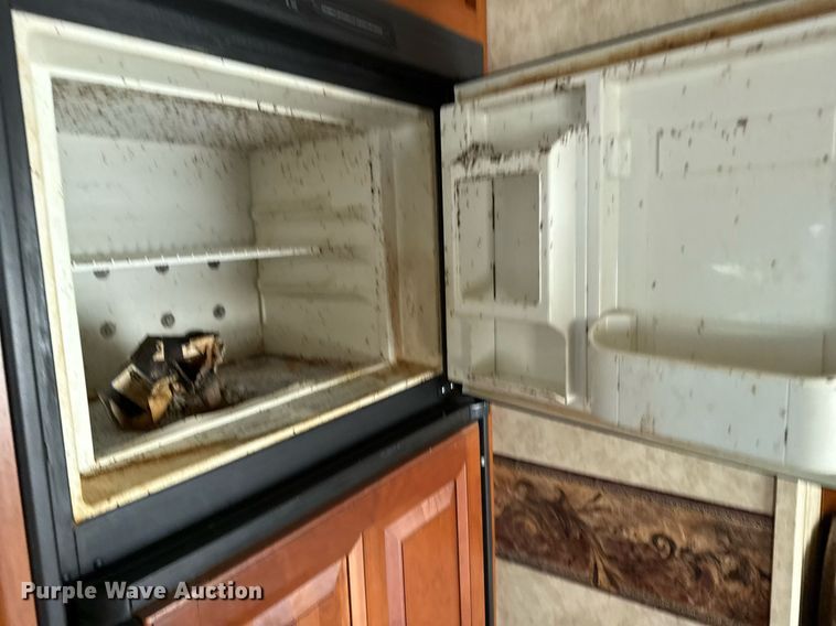 image for item DM5701 2011 Keystone Cougar camper