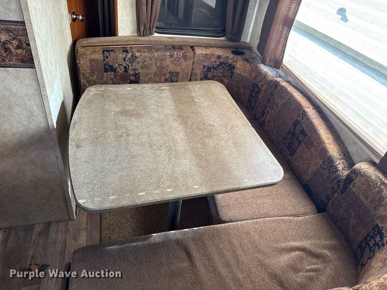 image for item DM5701 2011 Keystone Cougar camper