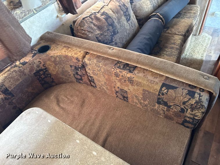 image for item DM5701 2011 Keystone Cougar camper