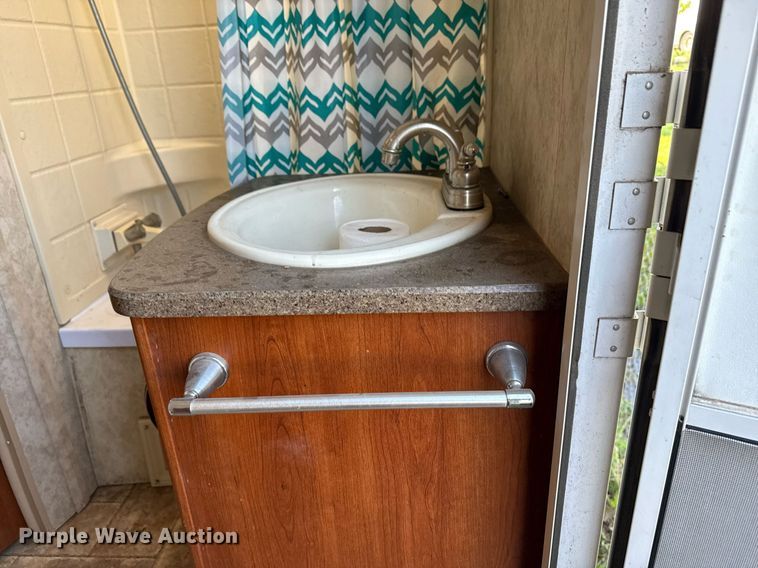 image for item DM5701 2011 Keystone Cougar camper