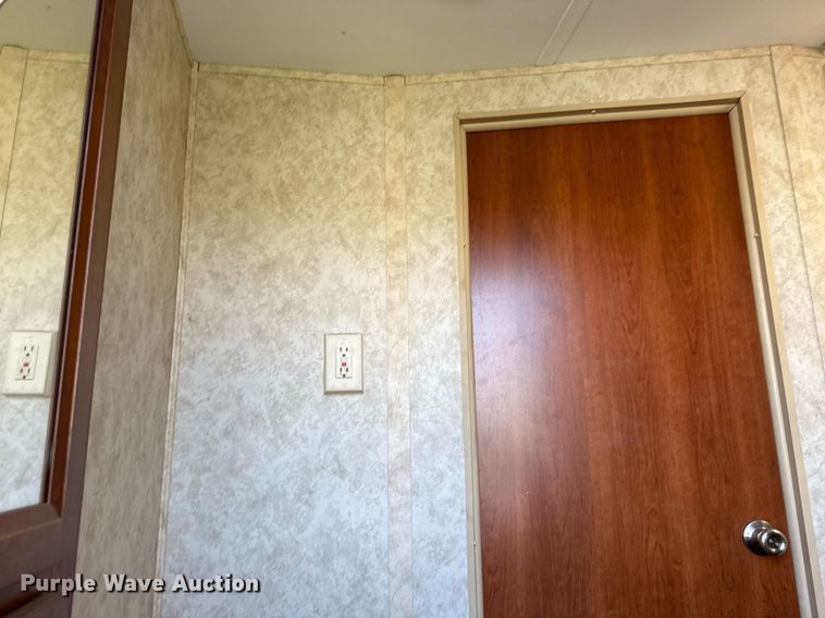 image for item DM5701 2011 Keystone Cougar camper