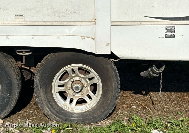 image for item DM5701 2011 Keystone Cougar camper