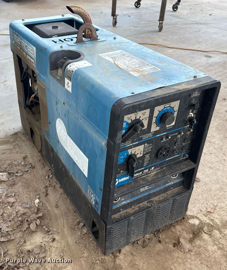 image for item DM5707 Miller Bobcat 250 NT welder/generator