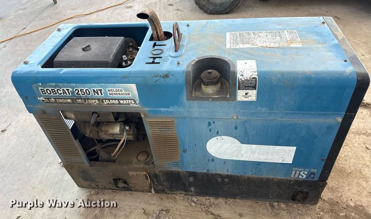 image for item DM5707 Miller Bobcat 250 NT welder/generator