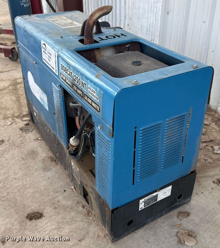 image for item DM5707 Miller Bobcat 250 NT welder/generator