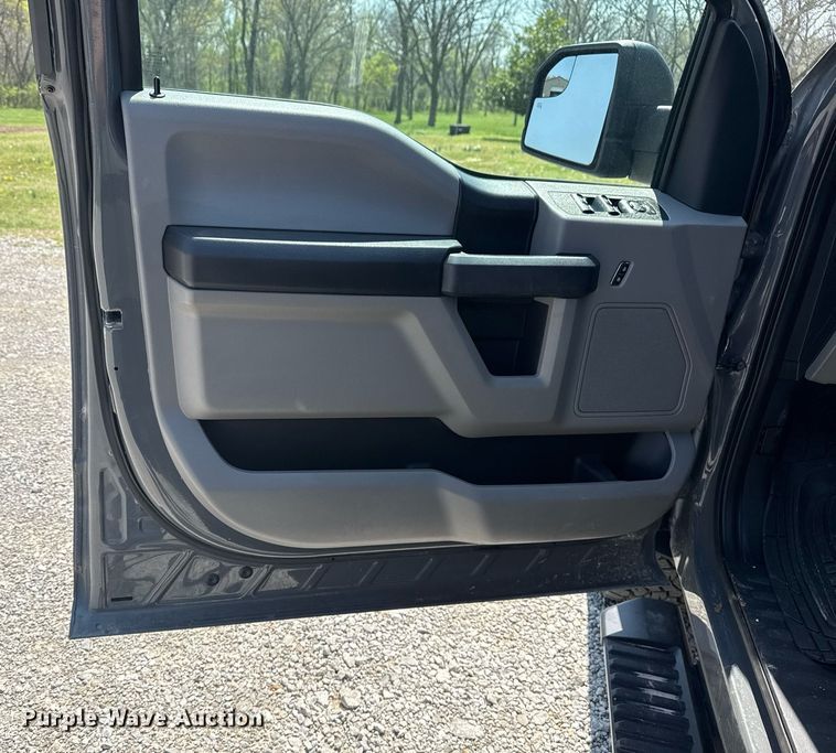 image for item DM5710 2020 Ford F150 SuperCrew pickup truck