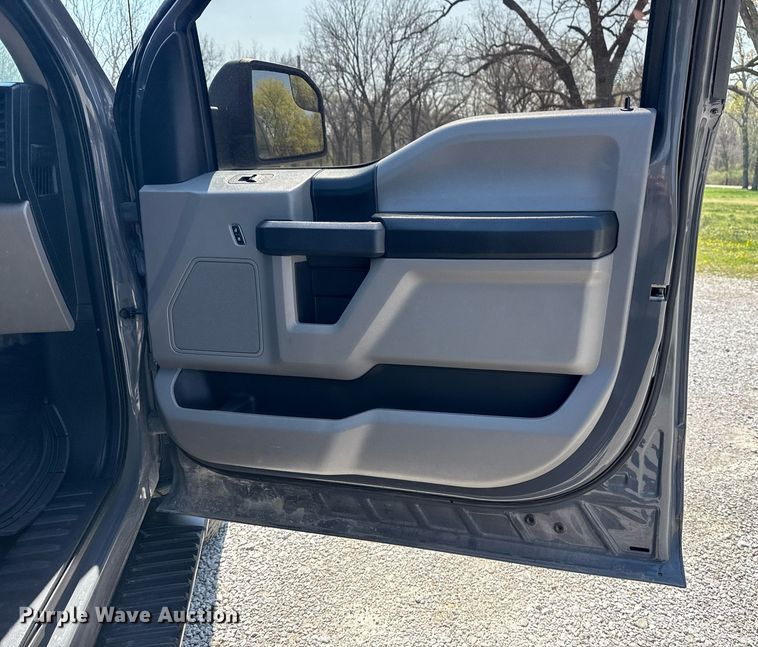 image for item DM5710 2020 Ford F150 SuperCrew pickup truck