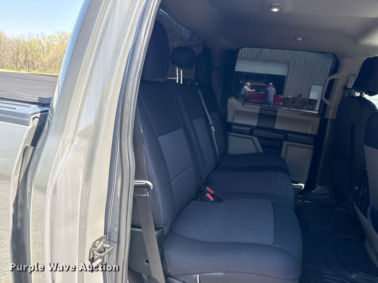 image for item DM5710 2020 Ford F150 SuperCrew pickup truck