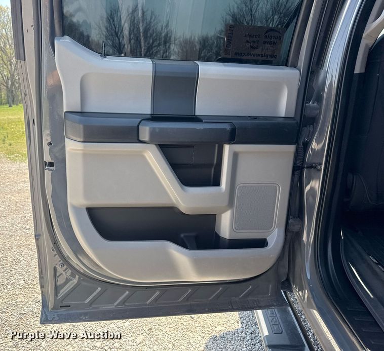 image for item DM5710 2020 Ford F150 SuperCrew pickup truck