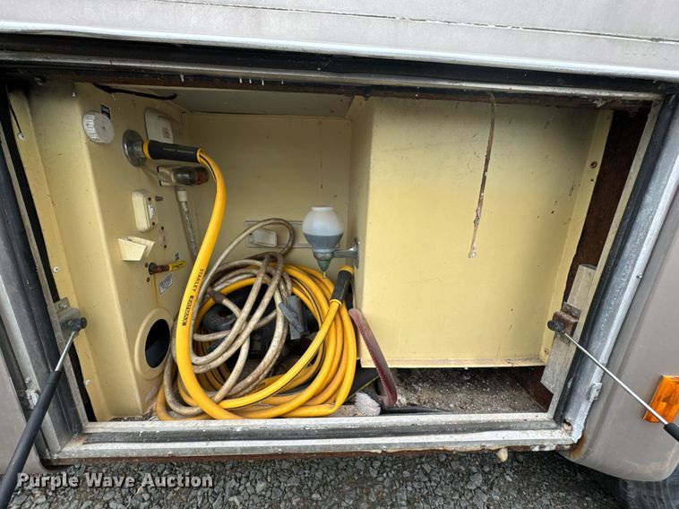 image for item DO0743 1999 Tiffin Motor Homes Allegro Bus RV