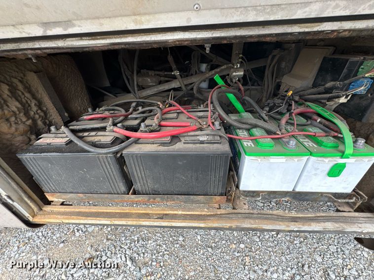 image for item DO0743 1999 Tiffin Motor Homes Allegro Bus RV