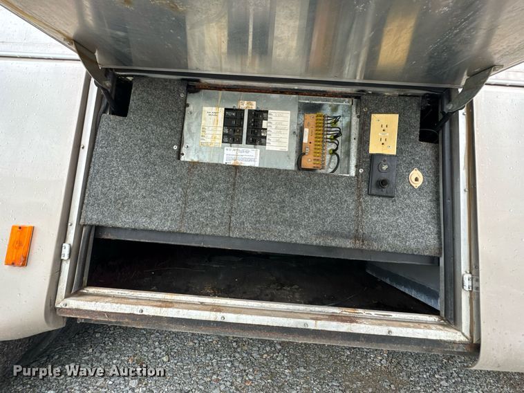 image for item DO0743 1999 Tiffin Motor Homes Allegro Bus RV