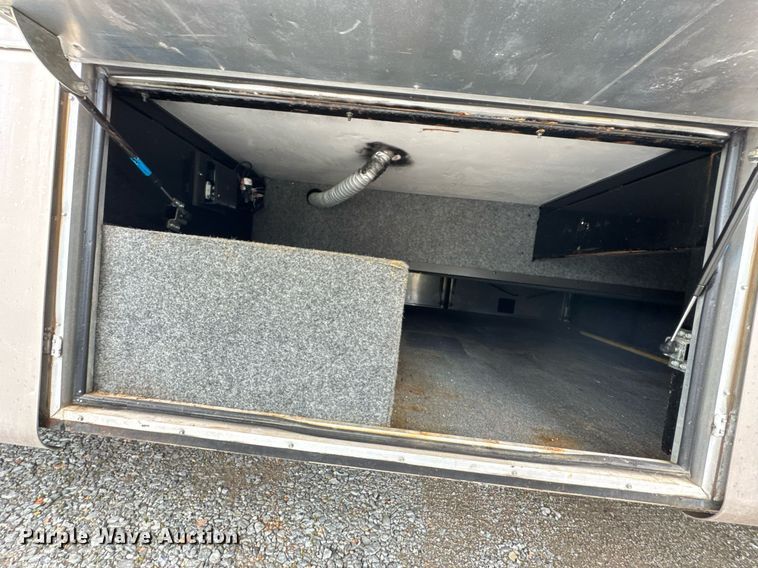 image for item DO0743 1999 Tiffin Motor Homes Allegro Bus RV