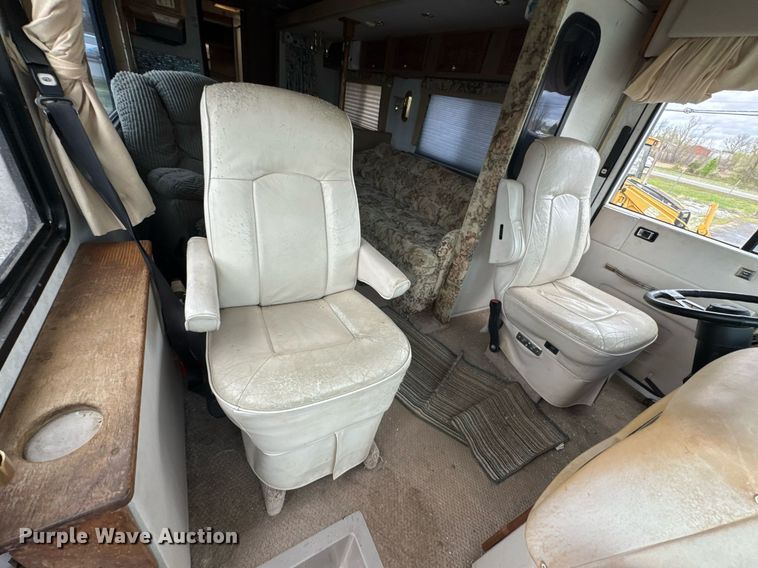 image for item DO0743 1999 Tiffin Motor Homes Allegro Bus RV