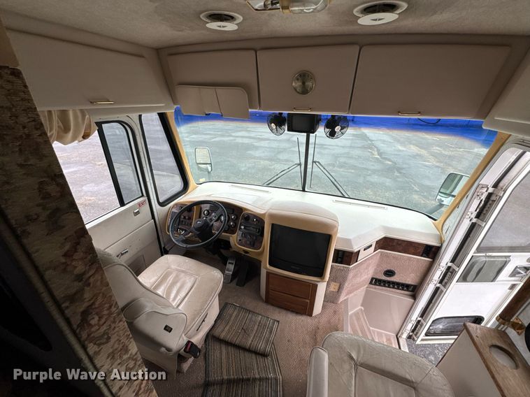 image for item DO0743 1999 Tiffin Motor Homes Allegro Bus RV