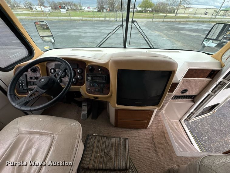 image for item DO0743 1999 Tiffin Motor Homes Allegro Bus RV