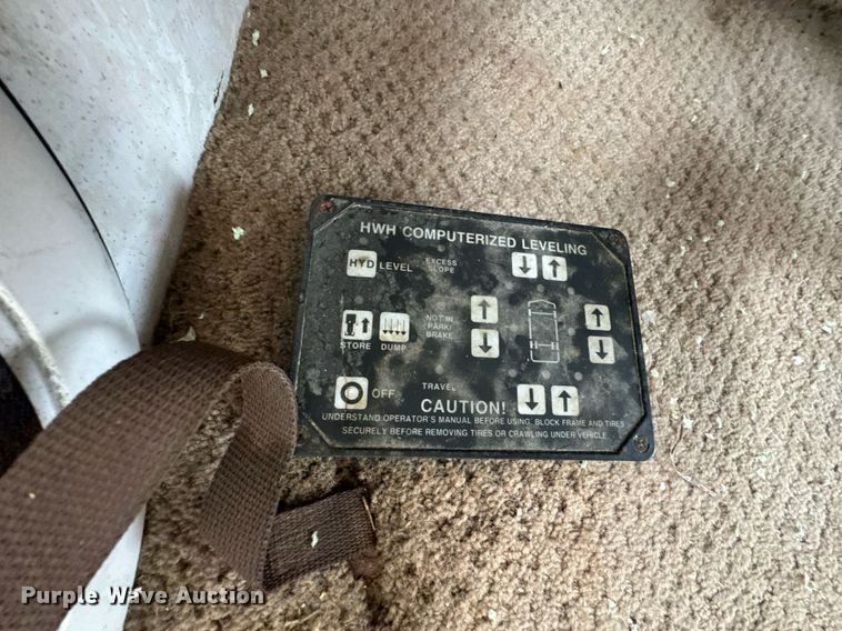 image for item DO0743 1999 Tiffin Motor Homes Allegro Bus RV