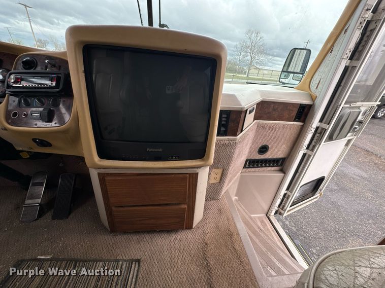 image for item DO0743 1999 Tiffin Motor Homes Allegro Bus RV