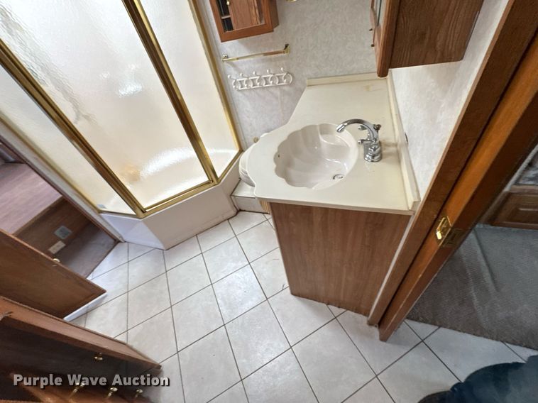 image for item DO0743 1999 Tiffin Motor Homes Allegro Bus RV