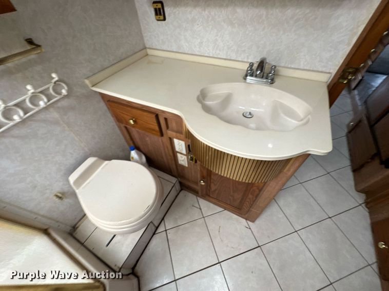 image for item DO0743 1999 Tiffin Motor Homes Allegro Bus RV