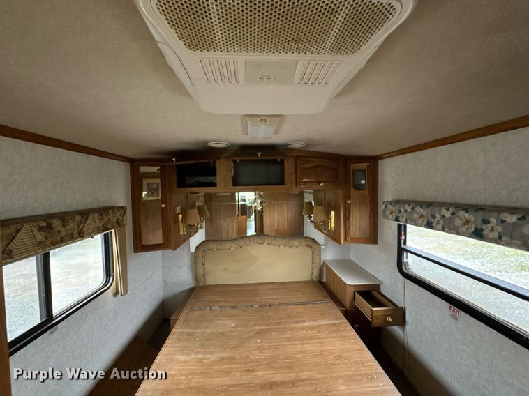 image for item DO0743 1999 Tiffin Motor Homes Allegro Bus RV