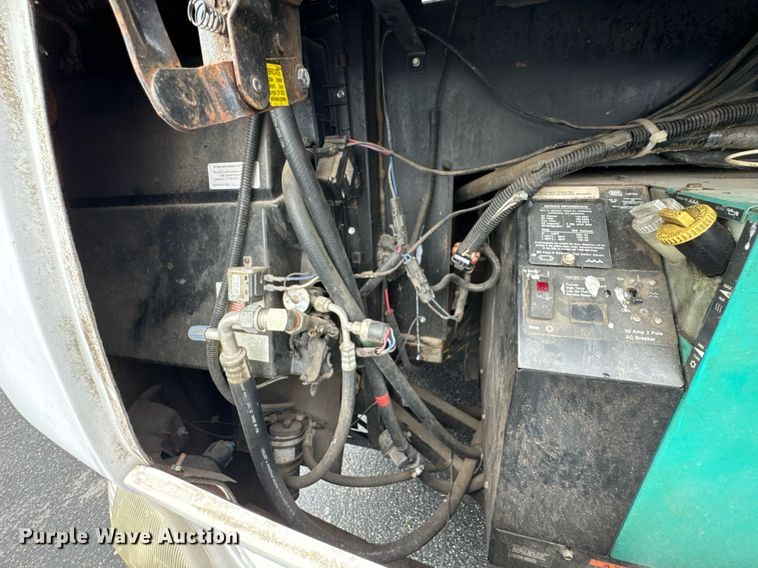 image for item DO0743 1999 Tiffin Motor Homes Allegro Bus RV