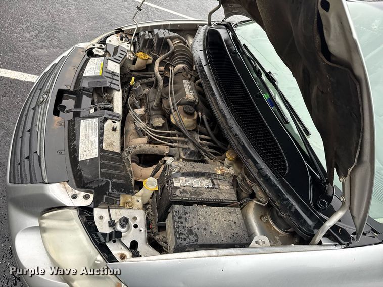 image for item DO0787 2005 Chrysler Town & Country LX van