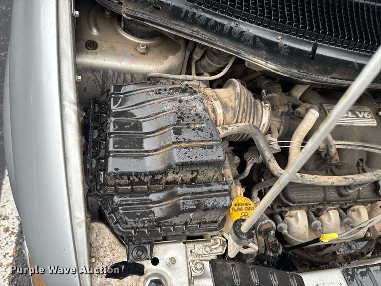 image for item DO0787 2005 Chrysler Town & Country LX van