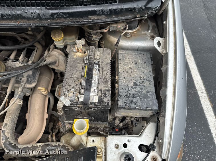 image for item DO0787 2005 Chrysler Town & Country LX van