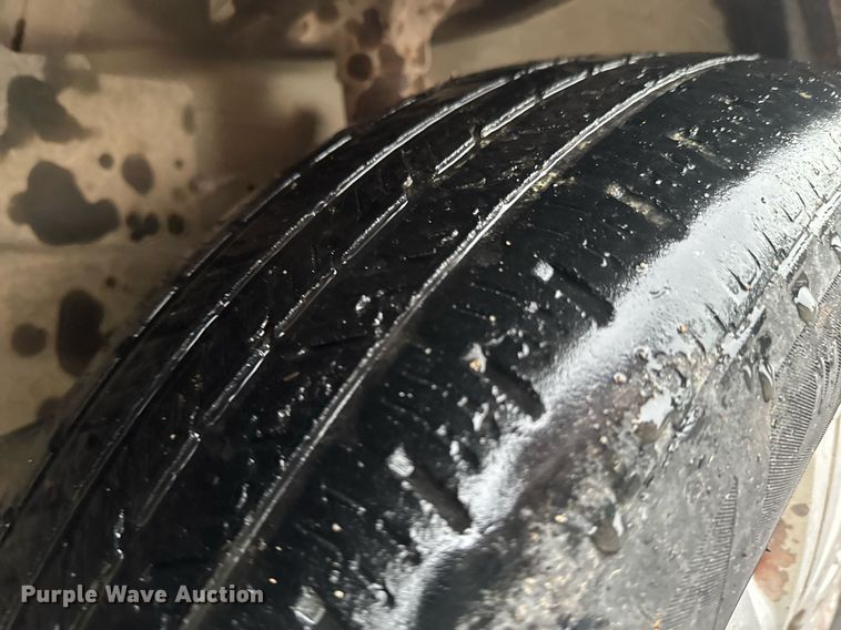 image for item DO0787 2005 Chrysler Town & Country LX van