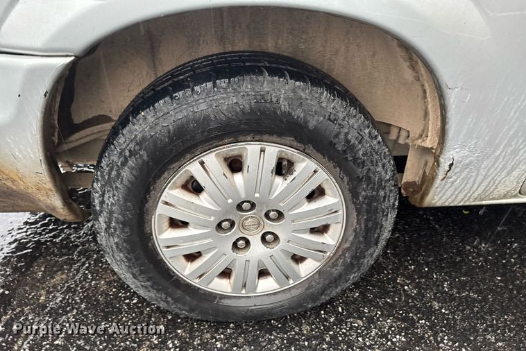 image for item DO0787 2005 Chrysler Town & Country LX van