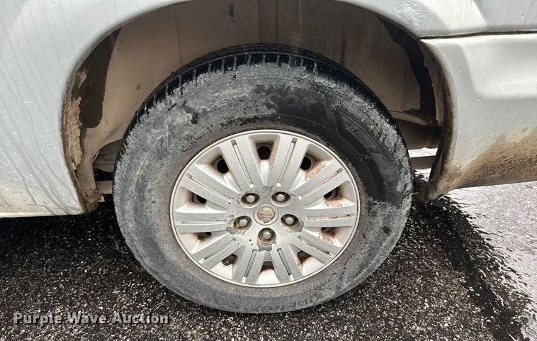 image for item DO0787 2005 Chrysler Town & Country LX van