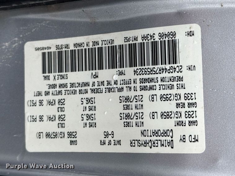image for item DO0787 2005 Chrysler Town & Country LX van