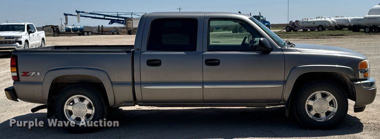 image for item DO0806 2006 GMC Sierra 1500 SLT Crew Cab pickup truck