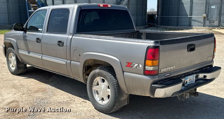 image for item DO0806 2006 GMC Sierra 1500 SLT Crew Cab pickup truck
