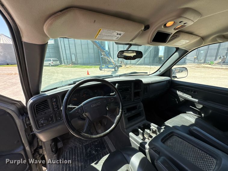 image for item DO0806 2006 GMC Sierra 1500 SLT Crew Cab pickup truck