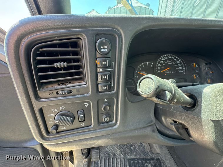 image for item DO0806 2006 GMC Sierra 1500 SLT Crew Cab pickup truck