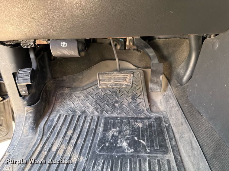 image for item DO0806 2006 GMC Sierra 1500 SLT Crew Cab pickup truck