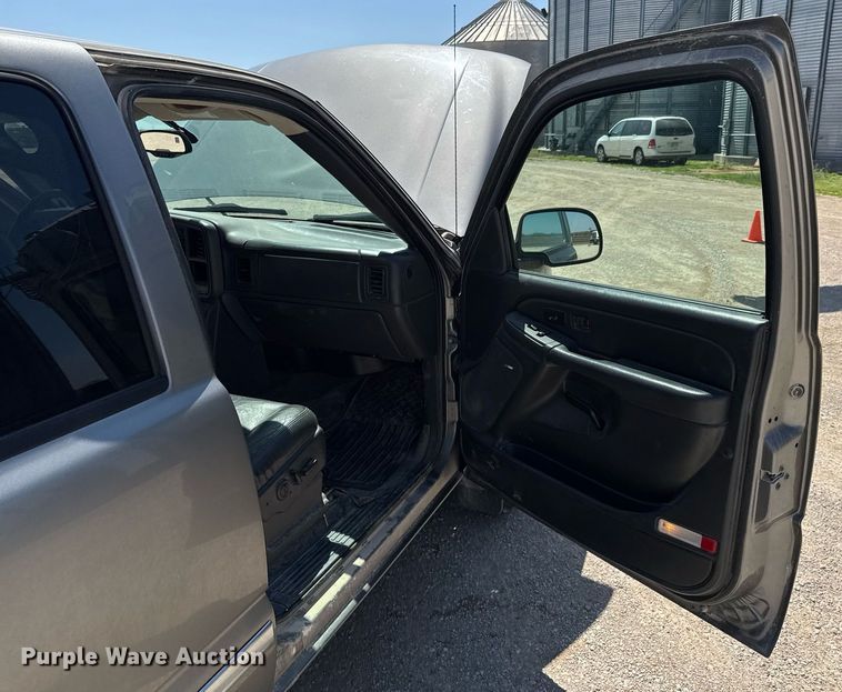 image for item DO0806 2006 GMC Sierra 1500 SLT Crew Cab pickup truck