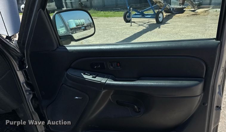 image for item DO0806 2006 GMC Sierra 1500 SLT Crew Cab pickup truck