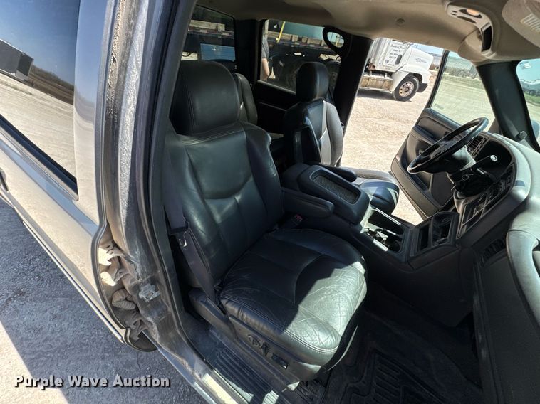 image for item DO0806 2006 GMC Sierra 1500 SLT Crew Cab pickup truck