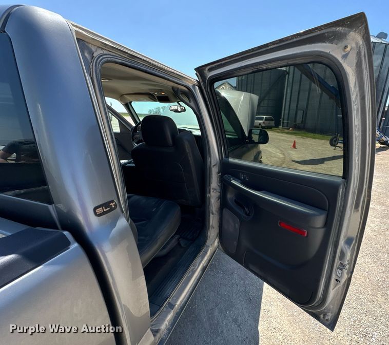 image for item DO0806 2006 GMC Sierra 1500 SLT Crew Cab pickup truck