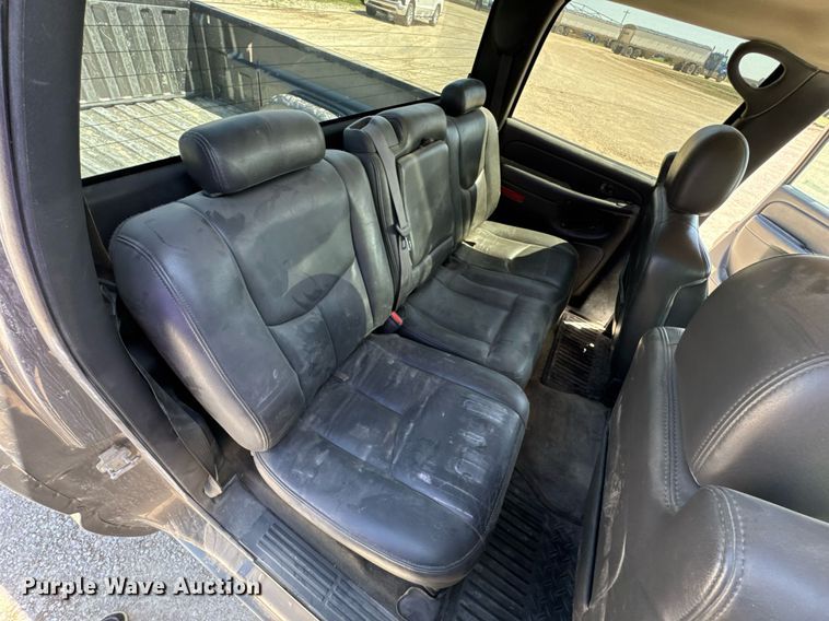 image for item DO0806 2006 GMC Sierra 1500 SLT Crew Cab pickup truck