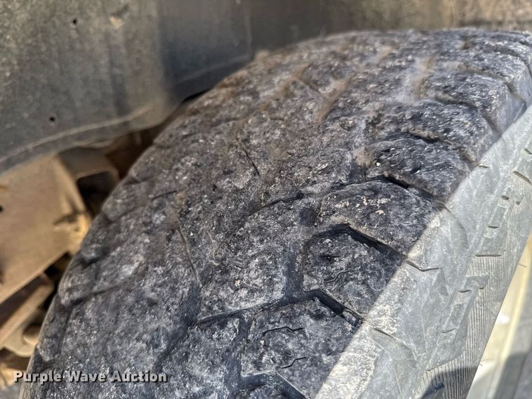 image for item DO0806 2006 GMC Sierra 1500 SLT Crew Cab pickup truck