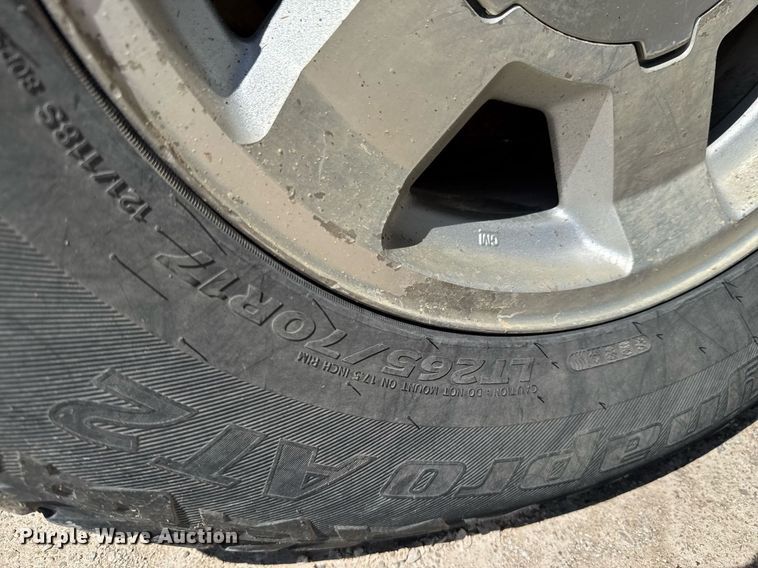 image for item DO0806 2006 GMC Sierra 1500 SLT Crew Cab pickup truck