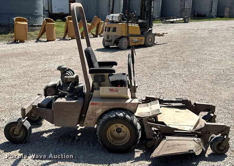 image for item DO0809 2007 Grasshopper 723K H2 lawn mower